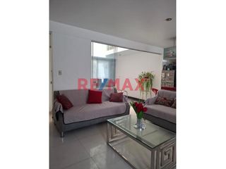 Foto 5 de Siente el placer de vivir en una Casa de dos pisos hermosa y exclusiva, de un área de 300m2, ubicado en un exclusivo lugar, Urb Las Villas Del Sol – V