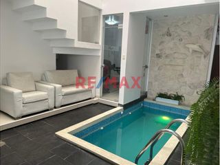 Foto 2 de Siente el placer de vivir en una Casa de dos pisos hermosa y exclusiva, de un área de 300m2, ubicado en un exclusivo lugar, Urb Las Villas Del Sol – V