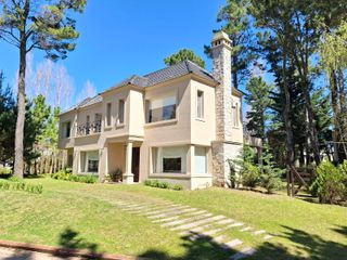 Foto 21 de Venta de casa 9 ambientes en Pinamar en Terrazas al Golf