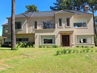 Foto 22 de Venta de casa 9 ambientes en Pinamar en Terrazas al Golf