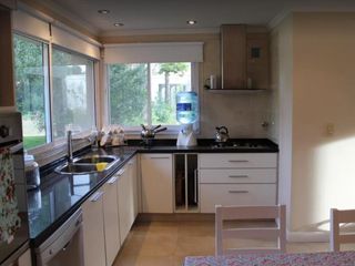 Foto 5 de Venta de casa 9 ambientes en Pinamar en Terrazas al Golf