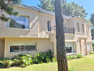 Foto 14 de Venta de casa 9 ambientes en Pinamar en Terrazas al Golf