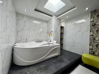 Foto 9 de SE VENDE CASA REMODELADA EN EL BARRIO BAVARIA , SANTA MARTA