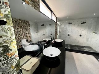 Foto 10 de SE VENDE CASA REMODELADA EN EL BARRIO BAVARIA , SANTA MARTA