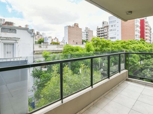 Semipiso DOS DORMITORIOS, balcón terraza la frente y contrafrente - Con cochera - Amenities - Catamarca y Moreno