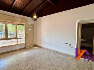 Foto 2 de URQUIZA 2.300 - CASA EN VENTA - MACROCENTRO