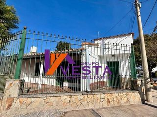 Foto 1 de URQUIZA 2.300 - CASA EN VENTA - MACROCENTRO