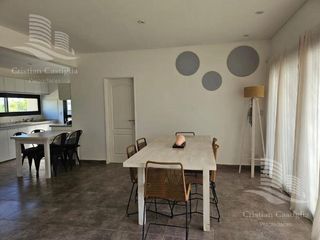Foto 4 de Venta - Casa 4 ambientes, galeria - Acacias, Puertos del Lago, Escobar