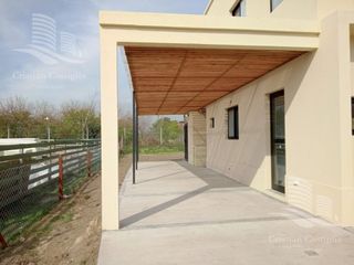 Foto 3 de Venta - Casa 4 ambientes, galeria - Acacias, Puertos del Lago, Escobar