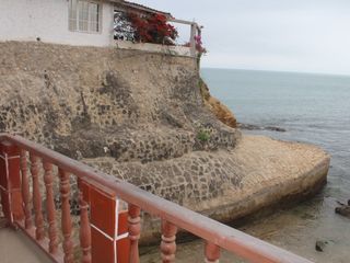 Se Alquila Casa Frente al Mar en Ballenita