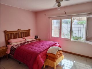 Foto 3 de VENTA DE HERMOSA CASA ESQUINA Y DPTO, ZONA CÉNTRICA RIVADAVIA-MZA