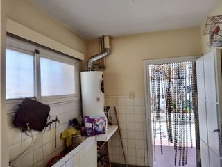 Foto 10 de VENTA DE HERMOSA CASA ESQUINA Y DPTO, ZONA CÉNTRICA RIVADAVIA-MZA