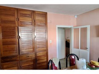Foto 8 de VENTA DE HERMOSA CASA ESQUINA Y DPTO, ZONA CÉNTRICA RIVADAVIA-MZA