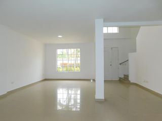 Foto 6 de casa condominio en arriendo/venta en la castellana. Cod A78799