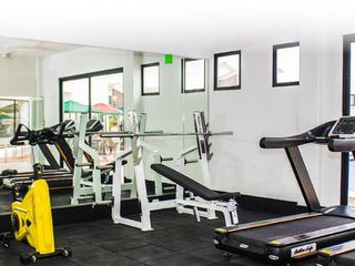 VENTA CASA ESQUINERA URB. NÁPOLI CON PISCINA 3 DORMITORIOS  (CMC)