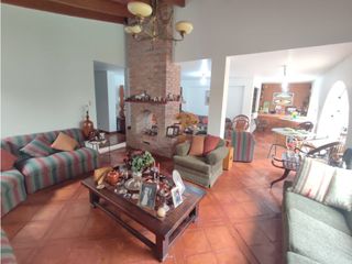 Foto 5 de LA MOLINA - VENTA LINDA CASA - ÁREA 300 m2