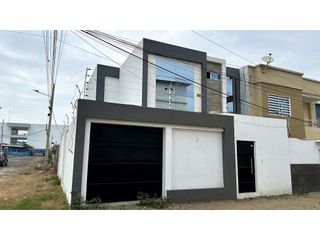 Foto 1 de CASA MODERNA CERCA AL NUEVO HOSPITAL DEL IESS, MANTA