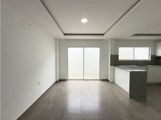 Foto 4 de CASA MODERNA CERCA AL NUEVO HOSPITAL DEL IESS, MANTA