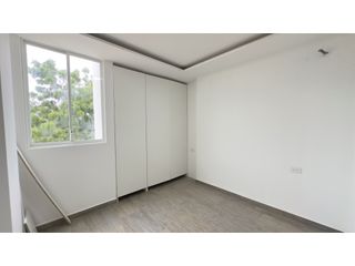 Foto 11 de CASA MODERNA CERCA AL NUEVO HOSPITAL DEL IESS, MANTA