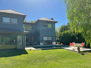 Foto 29 de Casa en venta - 4 Dormitorios 5 Baños - Cocheras - 850Mts2 - Escobar