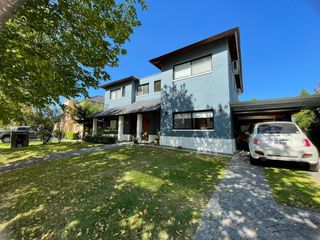 Foto 1 de Casa en venta - 4 Dormitorios 5 Baños - Cocheras - 850Mts2 - Escobar