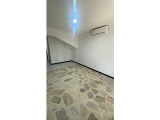 Foto 2 de ALQUILO CASA USO COMERCIAL EN CIUDAD 2000