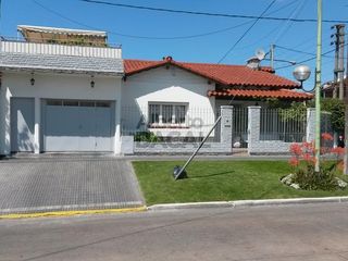 Casa en Venta en 511 esq. 10 La Plata - Alberto Dacal Propiedades