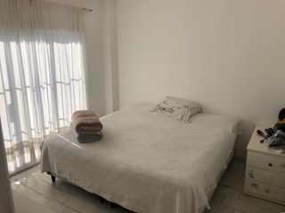 Foto 4 de CASA DE 4 AMBIENTES CON GARAGE , RECIEN REFACCIONADA, IMPECABLE , CON GARAGE, EXCELENTE UBICACION , VILLA LURO