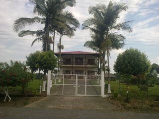 Foto 2 de Venta de Hacienda Via Santo Domingo - Quevedo