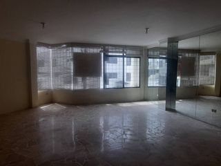 Foto 6 de SE VENDE AMPLIO DEPARTAMENTO EN LOMAS DE URDESA DE 4 DORMITORIOS
