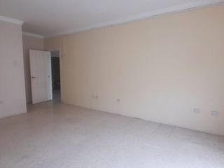 Foto 4 de SE VENDE AMPLIO DEPARTAMENTO EN LOMAS DE URDESA DE 4 DORMITORIOS
