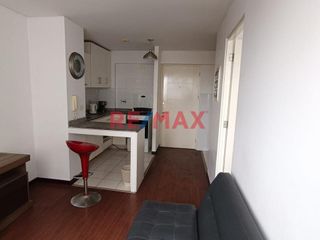 Foto 2 de 🏙️ ¡Vive en las alturas de la ciudad con todo al alcance de tu mano! 🌟

Alquila tu departamento amoblado de 1 habitación en el piso 11 de la Av. Are