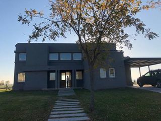 Foto 7 de VALERIA LOPEZ PROPIEDADES I ESPECTACULAR CASA VISTA AL LAGO