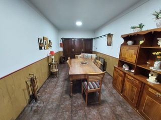 Foto 4 de Impecable Casa 4 dormitorios en 2 plantas Undiano 487