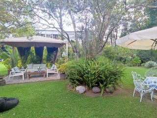 Casa en Venta, independiente de 480m² | con jardín de ensueño | Los Chillos, sector Playa Chica