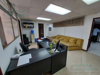 VENTA PROPIEDAD RENTERA CON LOCAL COMERCIAL Y OFICINAS CENTRO DE GUAYAQUIL