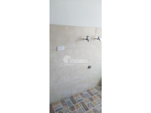 SE VENDE CASA CON APARTAMENTO EN LA CIUDADELA 20 DE JULIO