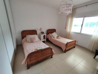 Espectacular casa de 4 dormitorios, Barrio Los Álamos, La Rioja 150, Yerba Buena