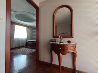 Casa de venta 4 Dormitorios en Santa Lucia Quito Norte
