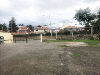 En Cuenca, Amplio terreno y casa en RENTA, sector Hospital del Rìo