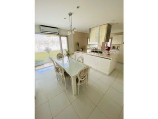 Foto 18 de VENTA CASA  LOS TRONCOS MAR DEL PLATA