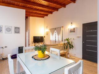 Casa  en venta de 3 dormitorios con jardín y pileta - Gral. Las Heras 1400 -  Funes Town
