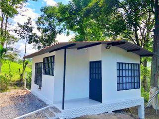Maat vende Casa Campestre, La Magdalena-Villeta 3.904m2 $370Millones