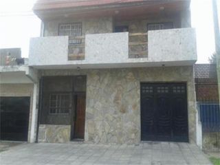 Foto 2 de CASA EN VENTA 5 AMBIENTES CON PILETA