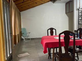 Casa en venta - 2 Dormitorios 1 Baño 1 Cochera - 223Mts2 - Quilmes Oeste