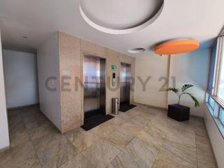 Venta Departamento Amoblado con Vista al Mar en Edificio Ana Capri, Salinas