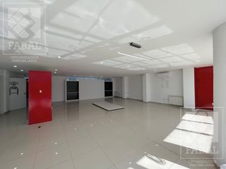 Oficina alquiler centro, 170 m2 con recepción, 3 privados y 2 baños