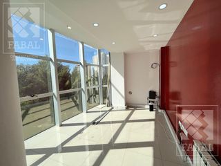 Oficina alquiler centro, 170 m2 con recepción, 3 privados y 2 baños
