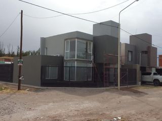 Venta Duplex 4 Dormitorios, Fulcinitti , Centenario