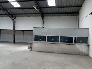 ARRIENDO BODEGA 500 M3 SECTOR DE SOLCA